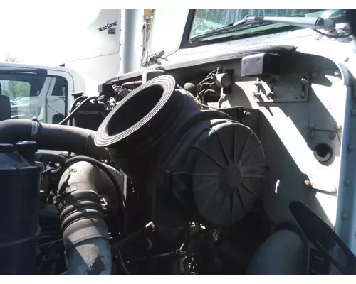 PETERBILT 330 AIR CLEANER