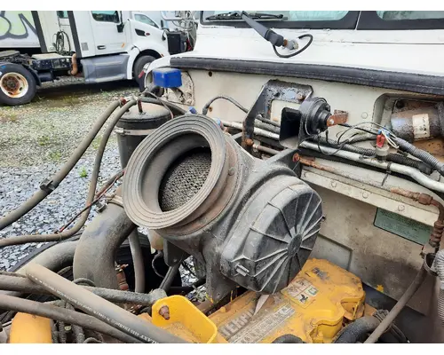 PETERBILT 330 AIR CLEANER