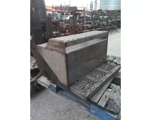 PETERBILT 330 BATTERY BOX