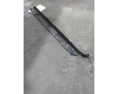 PETERBILT 330 BUMPER BRACKET