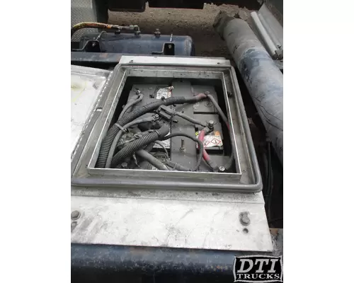 PETERBILT 330 Battery Box