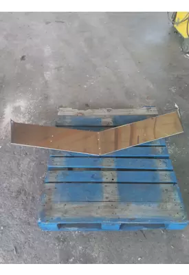 PETERBILT 330 CAB CLIP