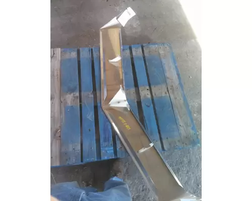 PETERBILT 330 CAB CLIP