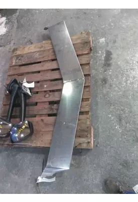 PETERBILT 330 CAB CLIP