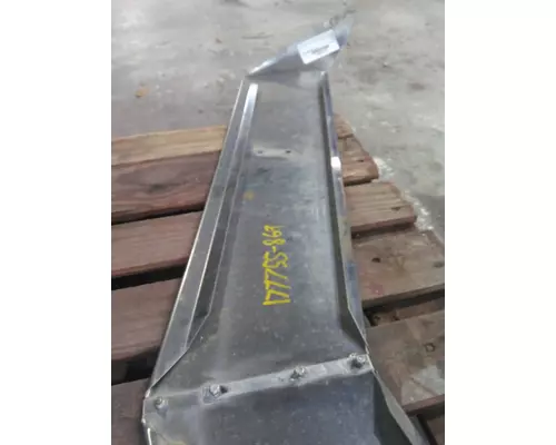 PETERBILT 330 CAB CLIP