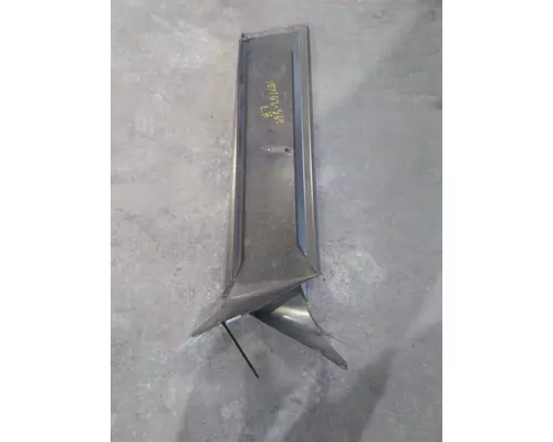 PETERBILT 330 CAB CLIP