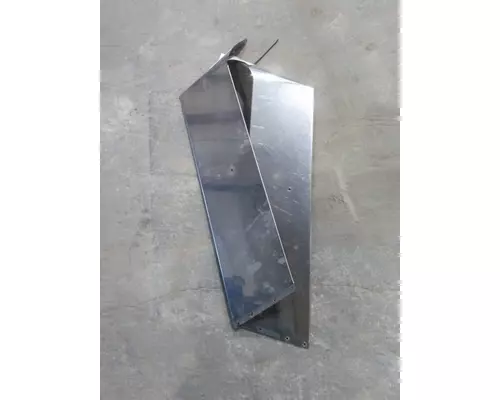 PETERBILT 330 CAB CLIP
