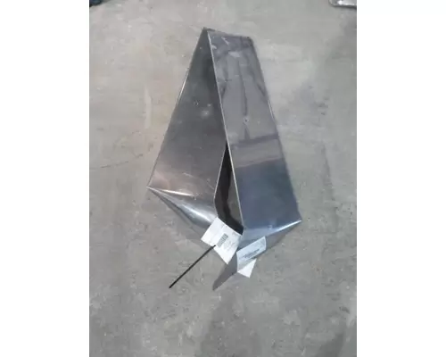 PETERBILT 330 CAB CLIP