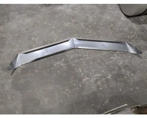 PETERBILT 330 CAB CLIP