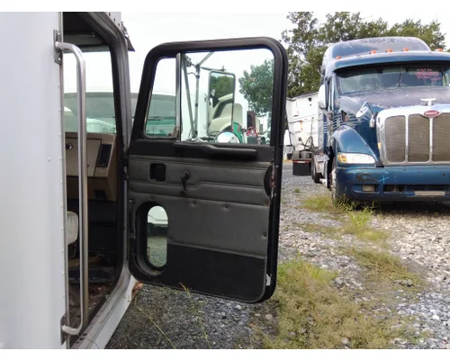 PETERBILT 330 CAB