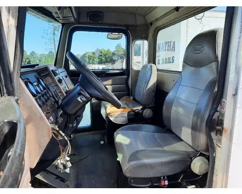 PETERBILT 330 CAB