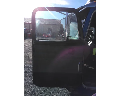 PETERBILT 330 CAB