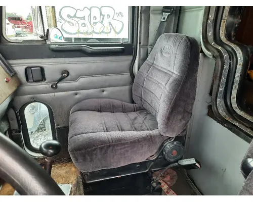 PETERBILT 330 CAB