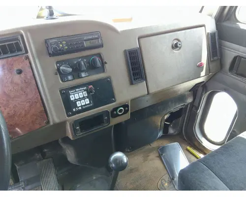 PETERBILT 330 CAB
