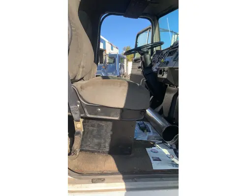 PETERBILT 330 Cab Mount