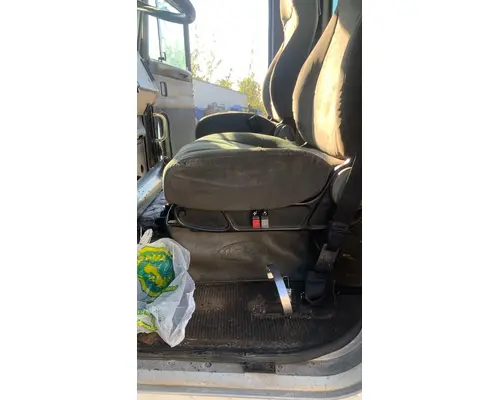 PETERBILT 330 Cab Mount