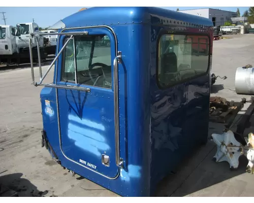 PETERBILT 330 Cab