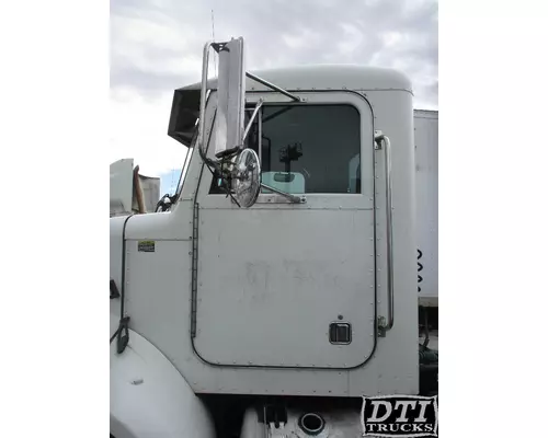 PETERBILT 330 Cab