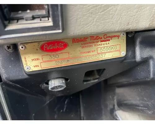 PETERBILT 330 Complete Vehicle