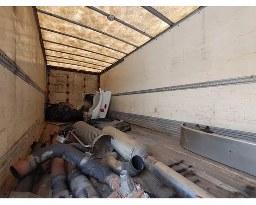 PETERBILT 330 Complete Vehicle