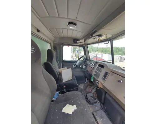 PETERBILT 330 Complete Vehicle