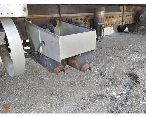 PETERBILT 330 Complete Vehicle