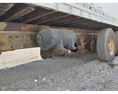 PETERBILT 330 Complete Vehicle