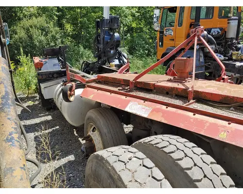 PETERBILT 330 Complete Vehicle