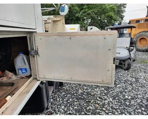 PETERBILT 330 DOOR, COMPARTMENT