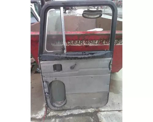 PETERBILT 330 DOOR ASSEMBLY, FRONT