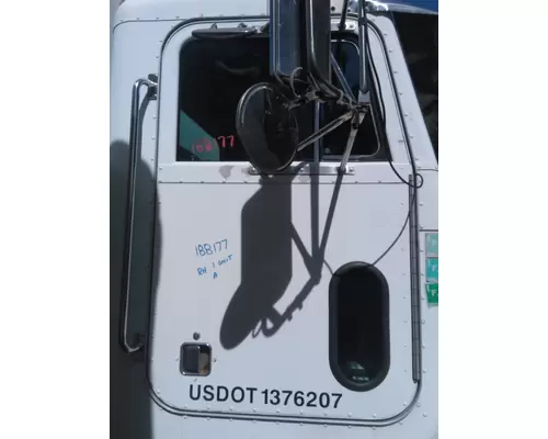 PETERBILT 330 DOOR ASSEMBLY, FRONT