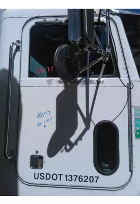 PETERBILT 330 DOOR ASSEMBLY, FRONT
