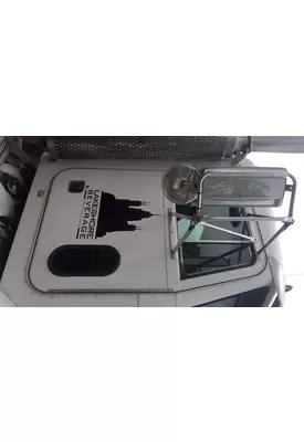 PETERBILT 330 Door Assembly, Front