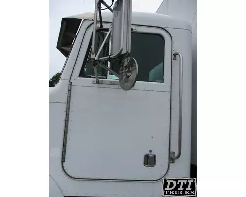 PETERBILT 330 Door Assembly, Front