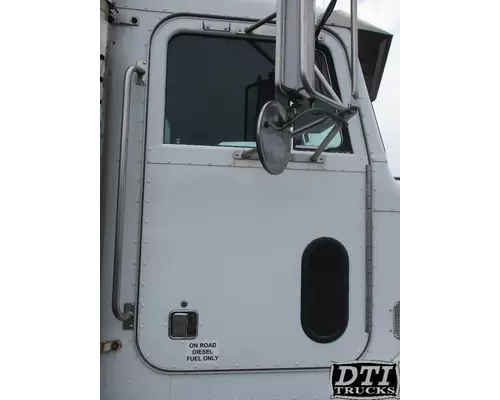 PETERBILT 330 Door Assembly, Front