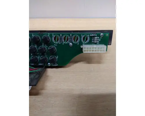PETERBILT 330 ELECTRONIC PARTS MISC