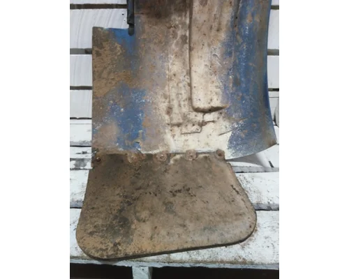 PETERBILT 330 FENDER EXTENSION