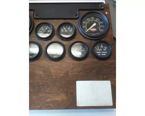 PETERBILT 330 GAUGE CLUSTER