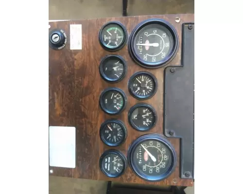 PETERBILT 330 GAUGE CLUSTER