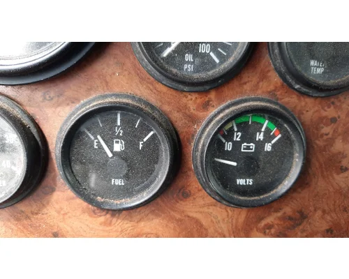 PETERBILT 330 GAUGE FUEL