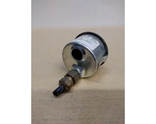 PETERBILT 330 GAUGE OIL PRESSURE