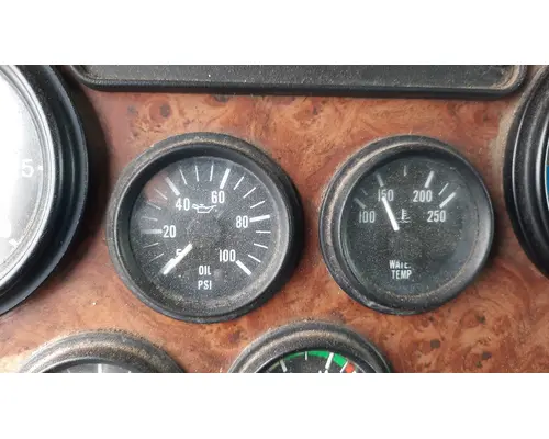 PETERBILT 330 GAUGE OIL PRESSURE