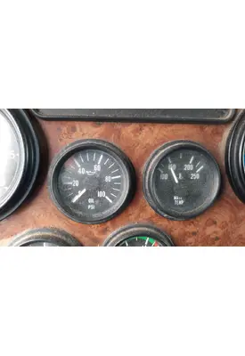 PETERBILT 330 GAUGE OIL PRESSURE