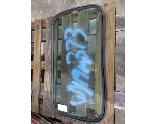 PETERBILT 330 GLASS, BACK