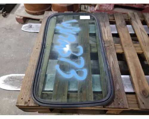 PETERBILT 330 GLASS, BACK