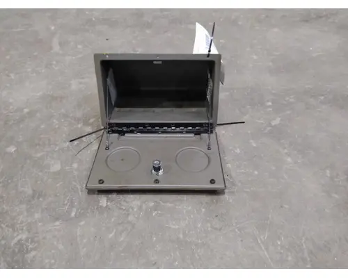 PETERBILT 330 INTERIOR PARTS, MISC.