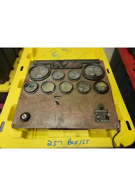 PETERBILT 330 Instrument Cluster