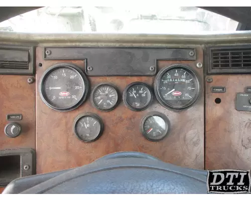 PETERBILT 330 Instrument Cluster