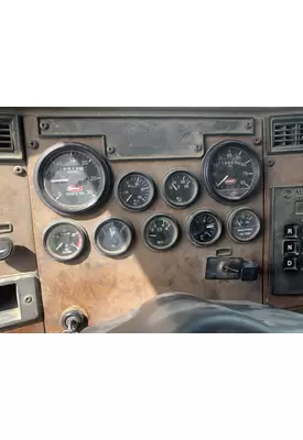 PETERBILT 330 Instrument Cluster