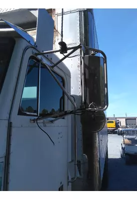 PETERBILT 330 MIRROR ASSEMBLY CAB/DOOR